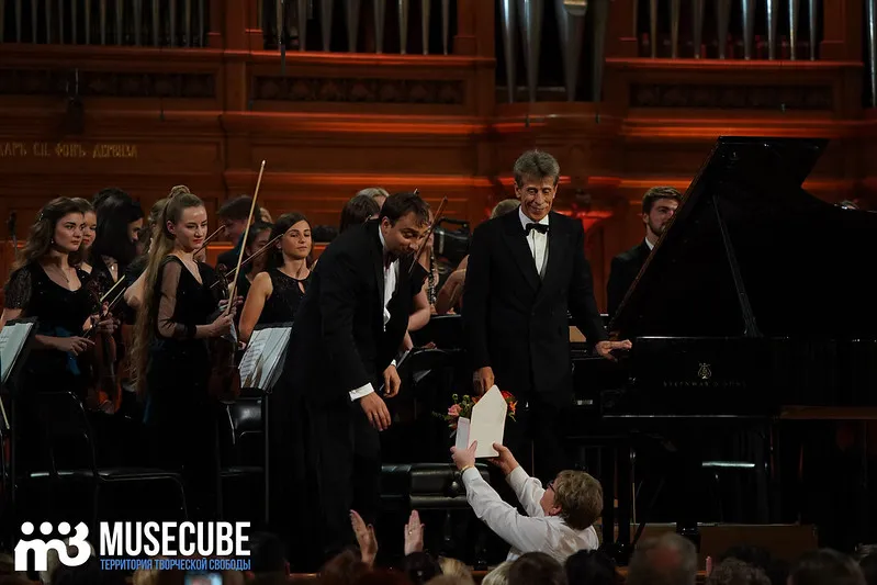 Tatev Muradyan performing at the Great Hall of the Moscow State Tchaikovsky Conservatory with the Britten Shostakovich Festival Orchestra.